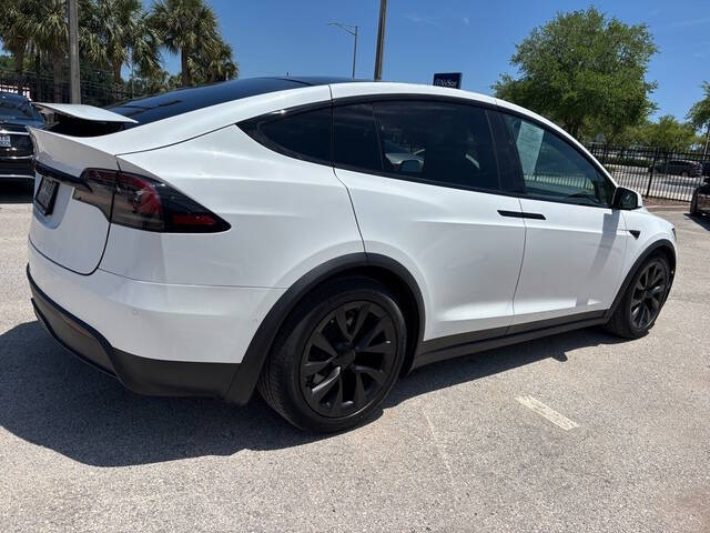 2022 Tesla Model X 19