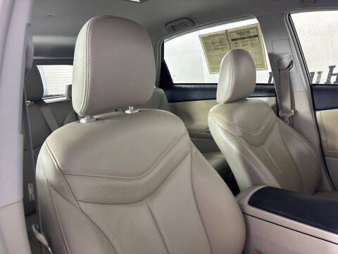 2013 Toyota Prius v Two