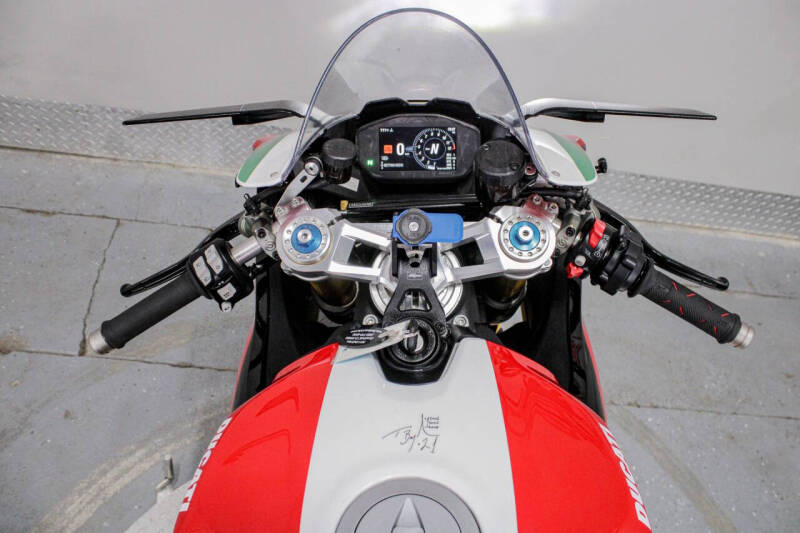 2023 Ducati Panigale V2