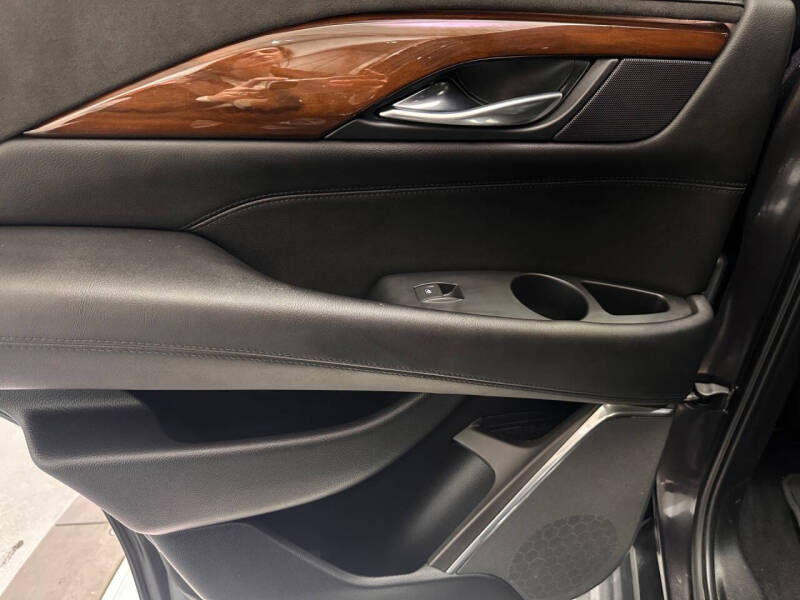 2018 Cadillac Escalade Luxury