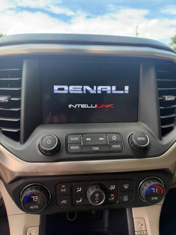 2017 GMC Acadia Denali