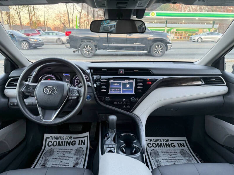 2019 Toyota Camry Hybrid LE