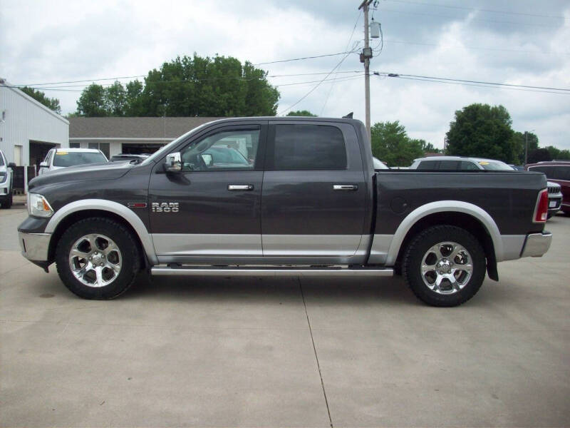 Used 2018 RAM Ram 1500 Pickup Laramie with VIN 1C6RR7NM5JS249957 for sale in Kansas City