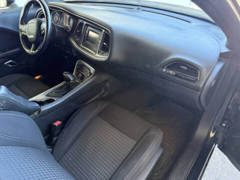 2015 Dodge Challenger SXT