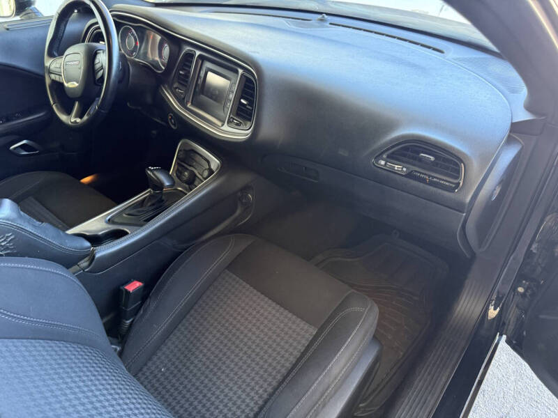 2015 Dodge Challenger SXT