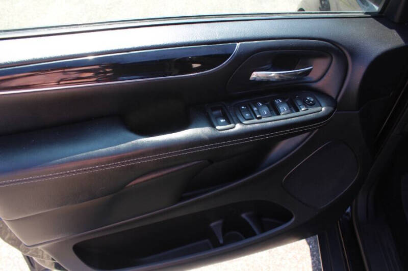 2016 Dodge Grand Caravan SXT Plus