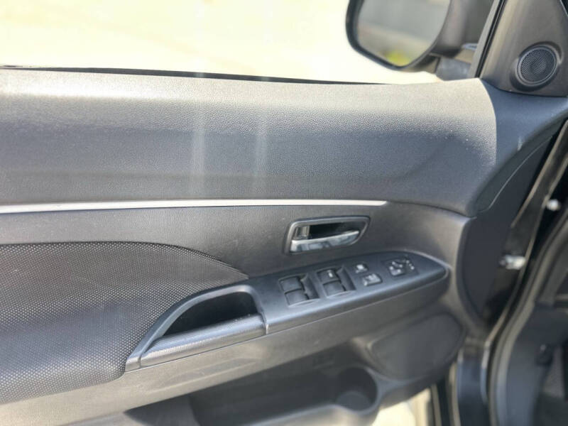 2011 Mitsubishi Outlander Sport SE