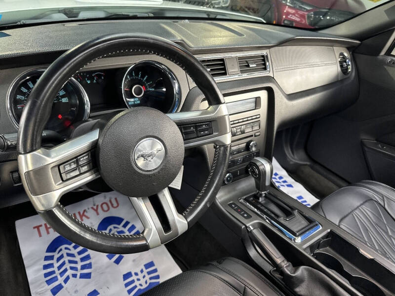 2013 Ford Mustang V6