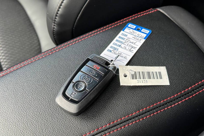 2025 Ford Escape ST-Line