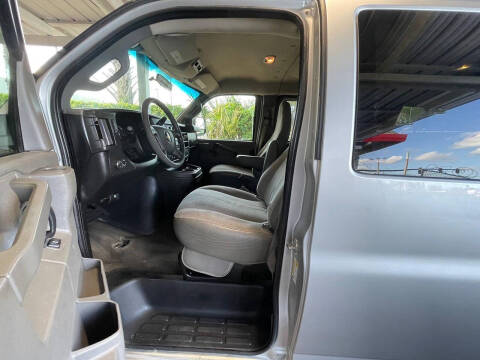 2017 Chevrolet Express LT 3500