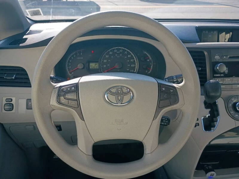 2012 Toyota Sienna