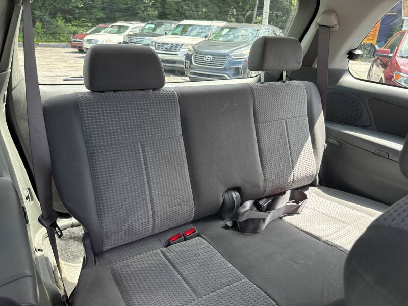 2005 Mazda MPV LX