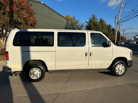 2009 Ford E-Series E-350 SD XLT