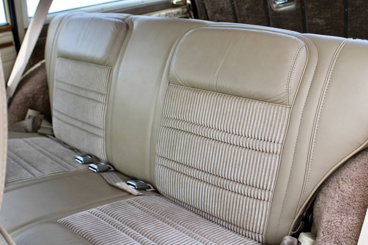 1989 Jeep Grand Wagoneer 78