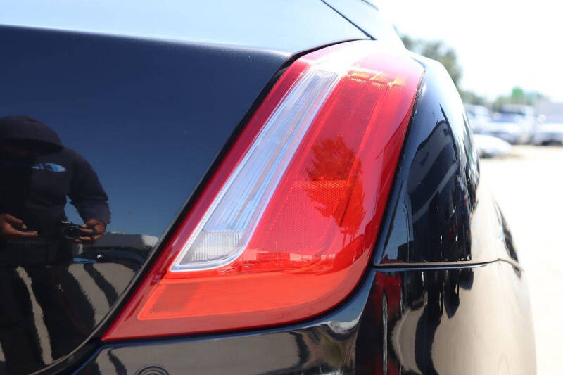 2016 Jaguar XJL Portfolio