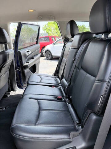 2020 Nissan Pathfinder SL