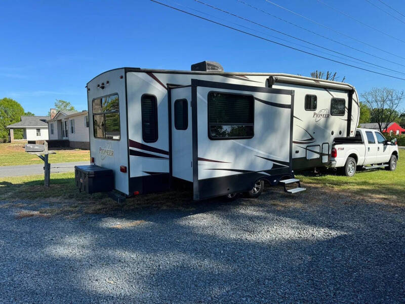 2018 Heartland Pioneer