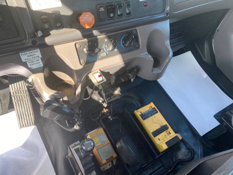 2009 Freightliner M2 106