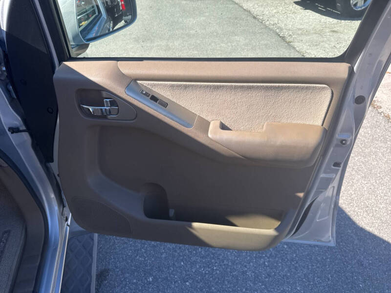 2006 Nissan Pathfinder LE