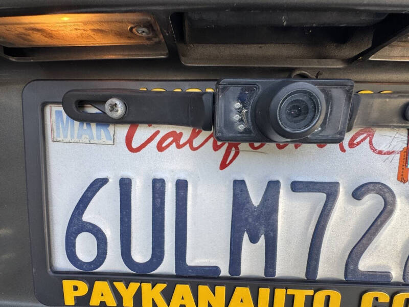 2004 Toyota Sequoia SR5