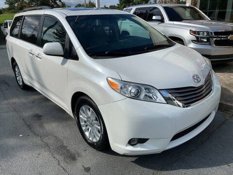 2015 Toyota Sienna XLE 8-Passenger