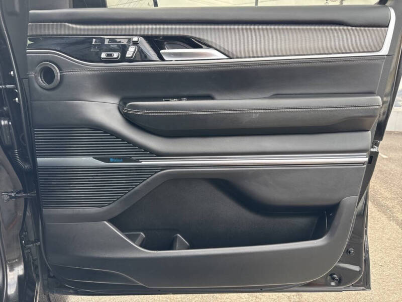 2022 Jeep Grand Wagoneer Series II