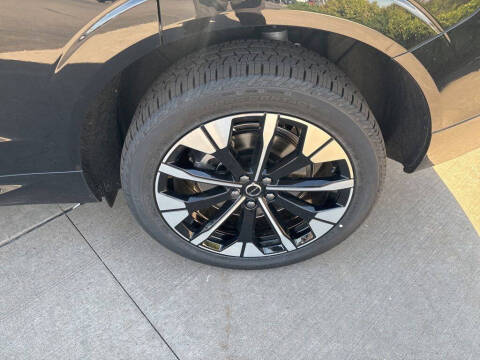 2026 Volvo XC60 T8 Plus