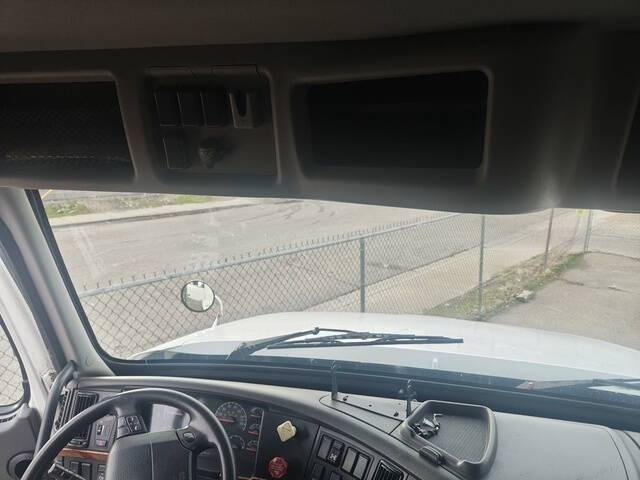 2008 Volvo VNL