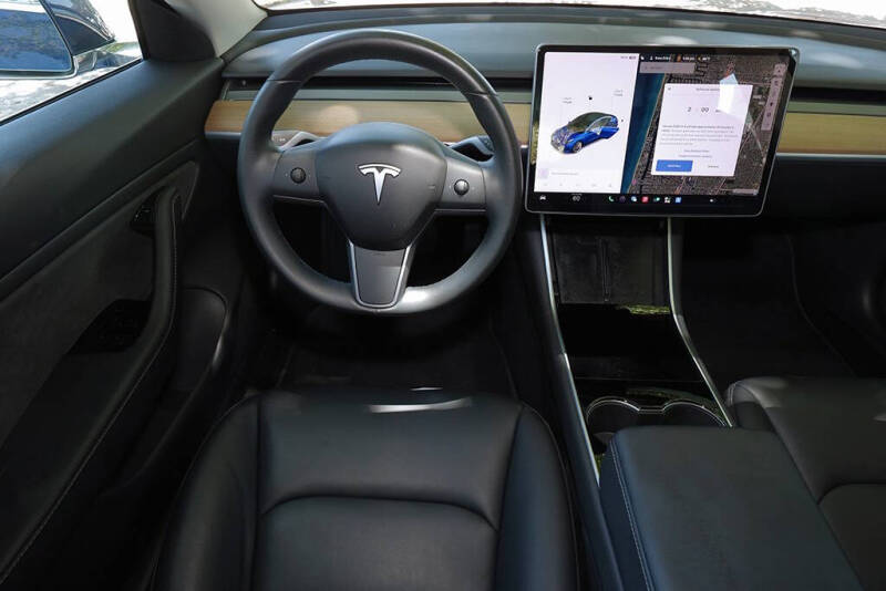 2019 Tesla Model 3 Standard Range Plus
