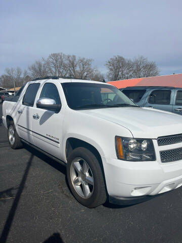 2012 Chevrolet Avalanche for sale at Super Advantage Auto Sales in Gladewater TX