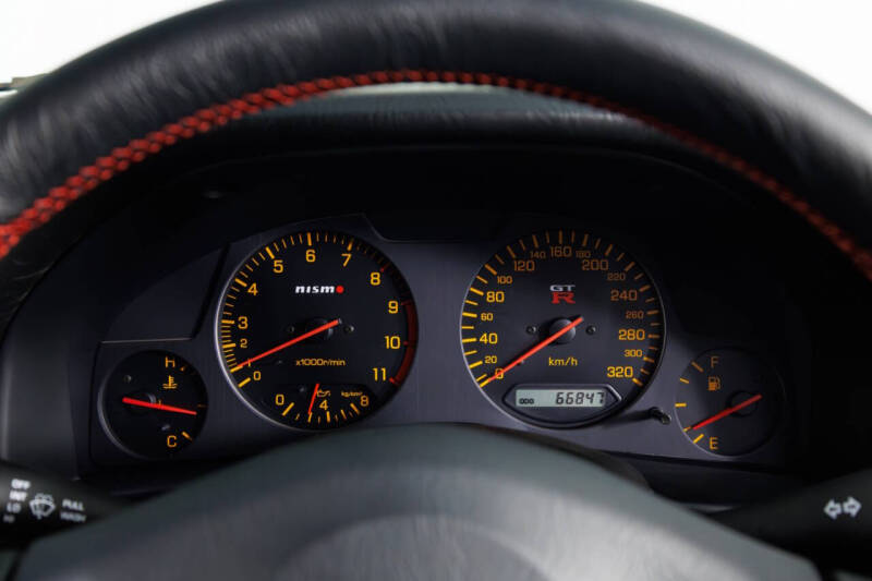 2000 Nissan GT-R