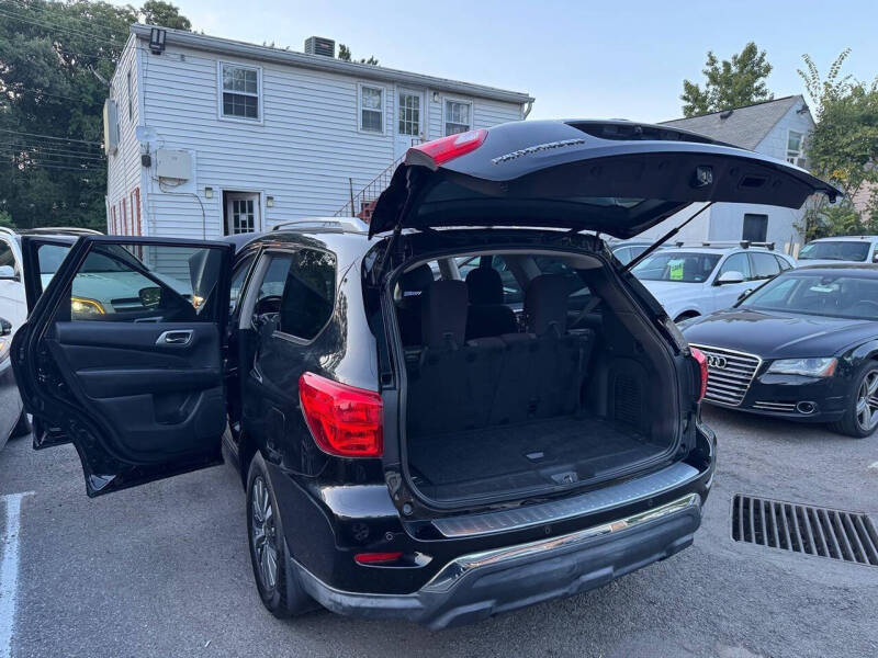 2018 Nissan Pathfinder SV