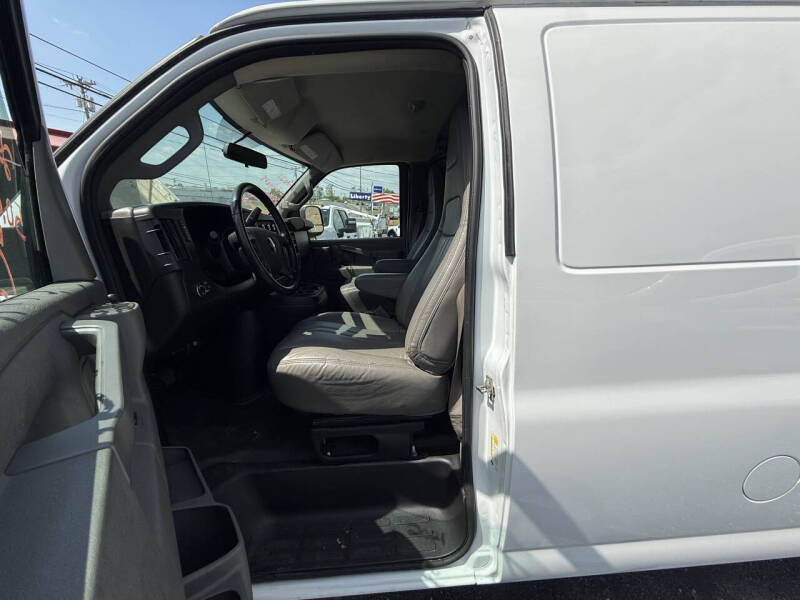 2021 Chevrolet Express 2500
