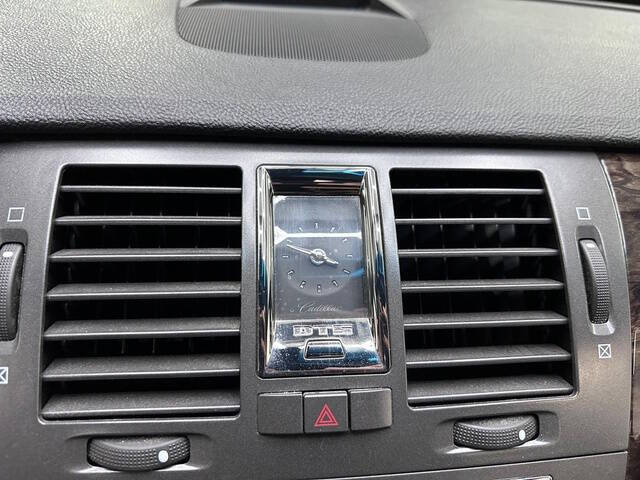 2011 Cadillac DTS Luxury Collection