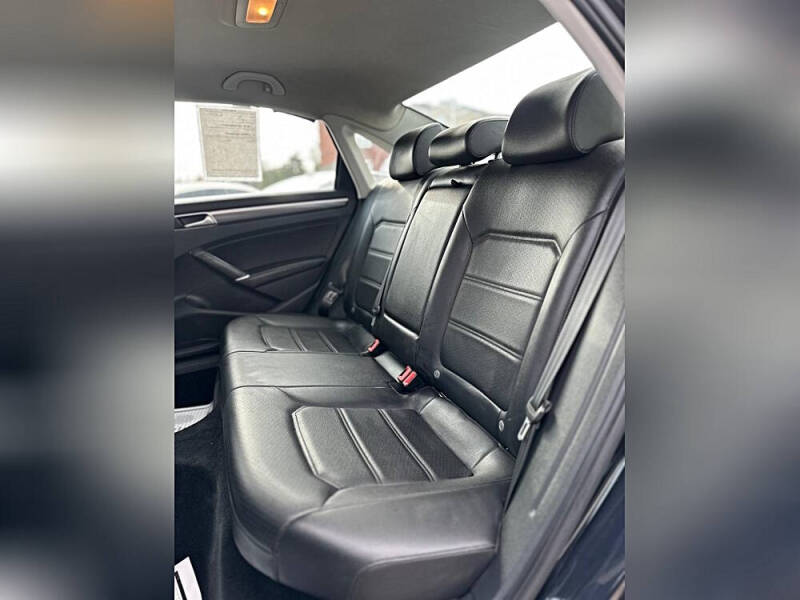 2018 Volkswagen Passat 2.0T R-Line