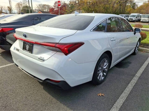2021 Toyota Avalon Hybrid XLE