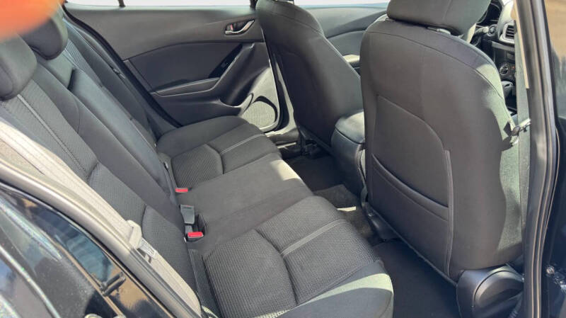 2018 Mazda MAZDA3 Sport