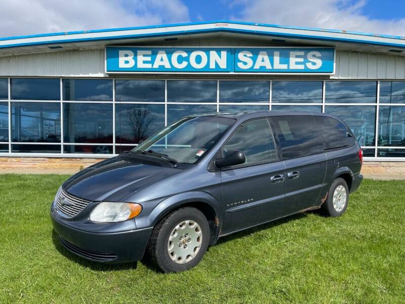 2001 Chrysler Town and Country for sale at BEACON SALES & SERVICE in Charlotte MI