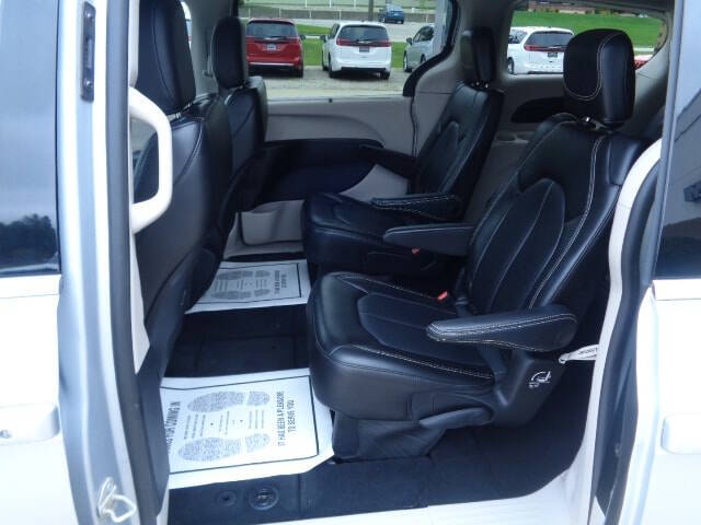 2023 Chrysler Pacifica Touring L