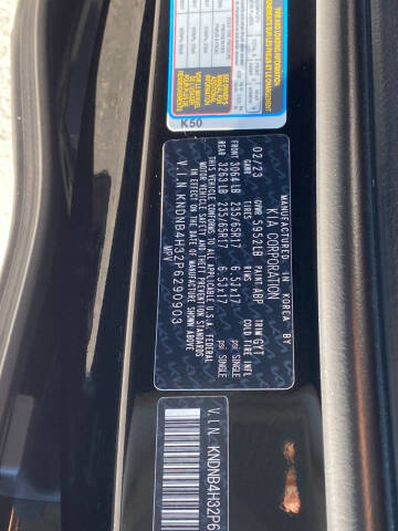 2023 Kia Carnival LX