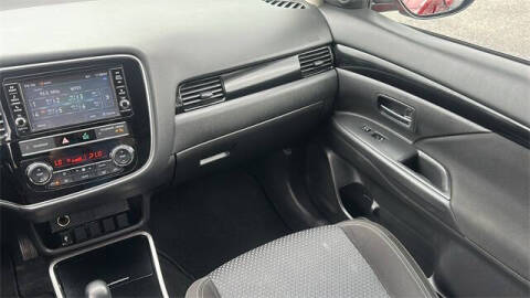 2019 Mitsubishi Outlander ES