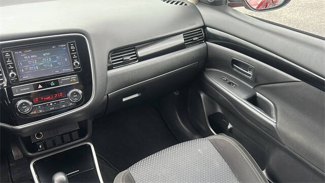 2019 Mitsubishi Outlander ES