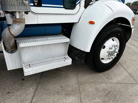 2010 Peterbilt 340
