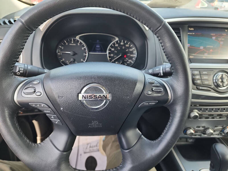 2018 Nissan Pathfinder SL
