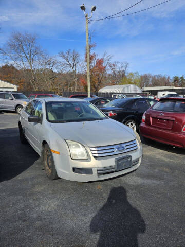 2009 Ford Fusion for sale at CLEAN CUT AUTOS in New Castle DE