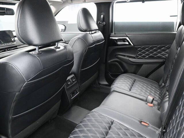 2023 Mitsubishi Outlander PHEV SEL