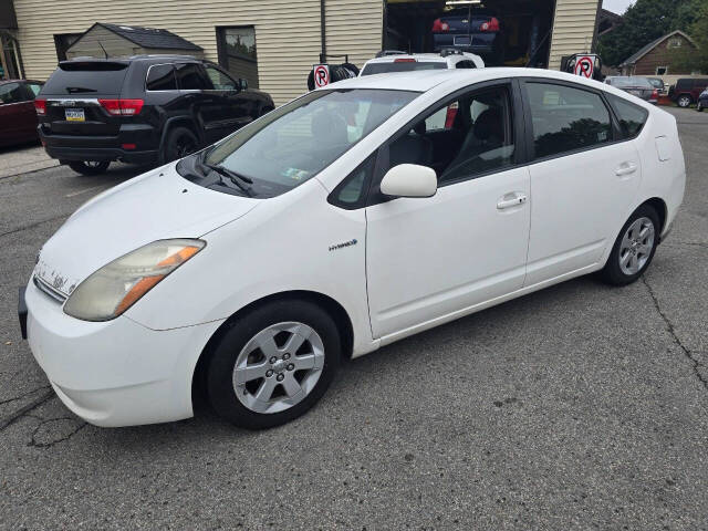 2008 Toyota Prius for sale at QUEENSGATE AUTO SALES in York, PA