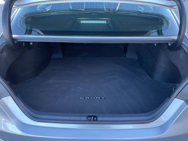 2018 Toyota Camry SE