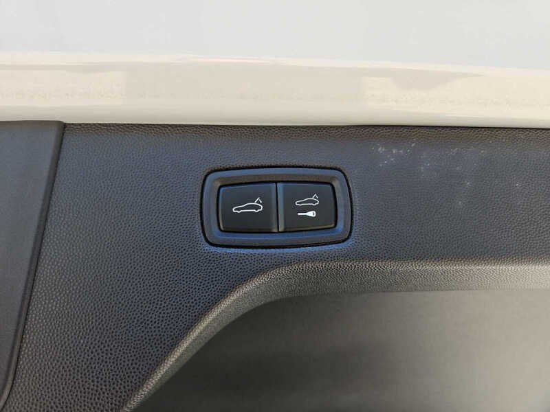 2025 Porsche Macan 4 Electric