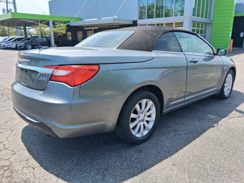 2012 Chrysler 200 Touring